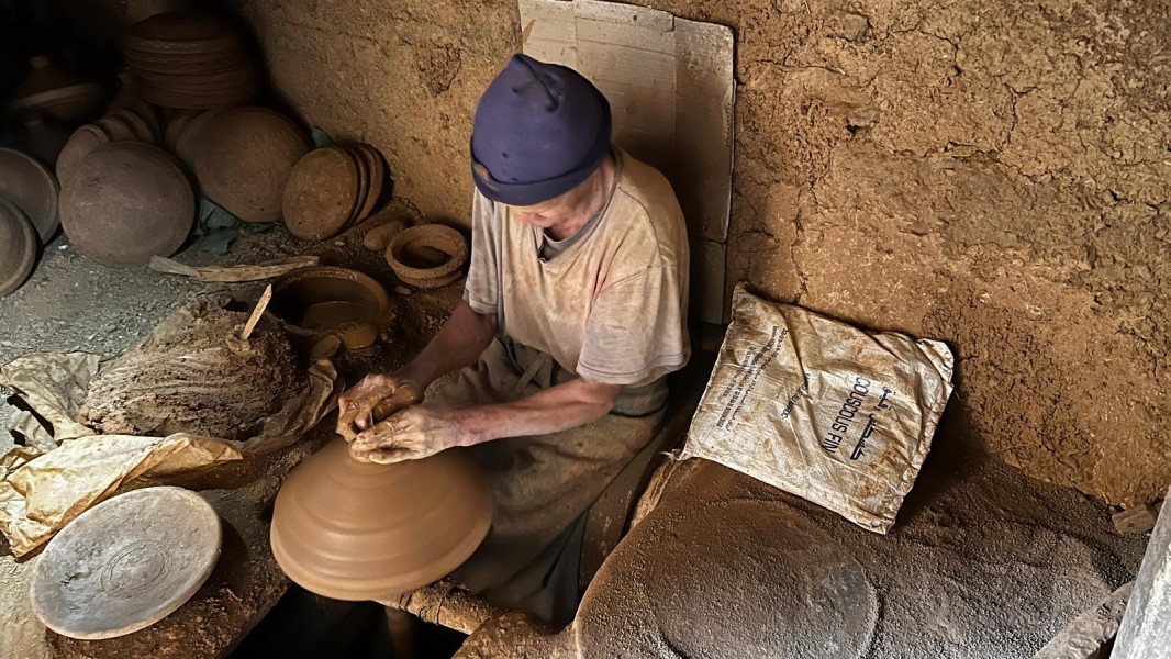T&ouml;pfer im Berberdorf, Atlasgebirge
